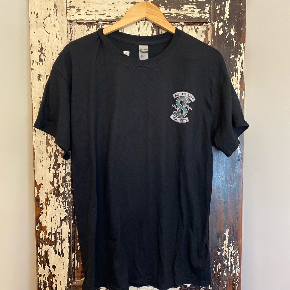 NWOT Southside Serpents iron on. T-shirt. Size L